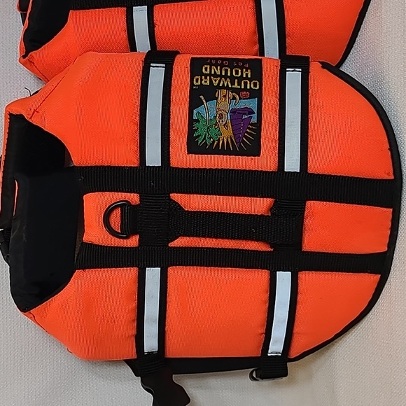 🌟 H. P. 🌟 Outward Hound Pet Gear reflective life vest for dogs. Two available. - Picture 3 of 7